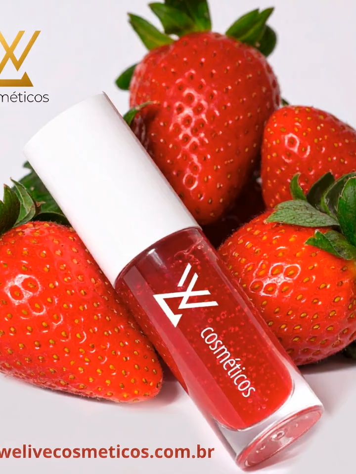 💋✨ Brilho que fala por você. ✨💋 O Gloss We Live Cosméticos é aquele toque final que transforma qualquer look: ✔️ Textura leve e confortável ✔️ Cores que realçam sua beleza natural ✔️ Brilho radiante que dura muito mais Perfeito para quem ama estar linda do dia à noite, sem perder a elegância. 🌟 🔥 Porque sua boca merece mais do que cor, merece atitude. 👉 Já escolheu o seu tom favorito? Conta pra gente nos comentários! #WeLiveCosméticos #WeLiveBeauty #GlossPerfeito #BelezaQueInspira