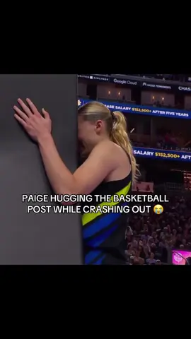 quickly googles how to become a basketball post #paigebueckers #dallaswings #crashout #funny #moments #valkyries #fyp #makemefamous #viral #xyzbca #hug #WNBA #basketball #wbb #uconnwbb #uconn 