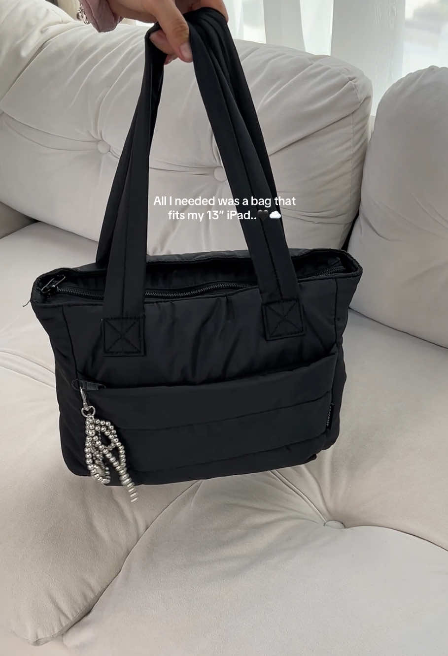 And now I found it!🖤 My must-have bag for coffee shop study day📚✨#bagsmart #fallfreshness #studyhacks #totebag #studyessentials 