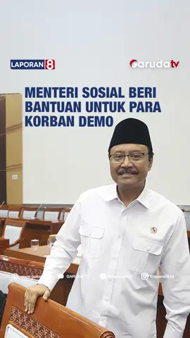 Menteri Sosial Saifullah Yusuf memberikan bantuan langsung kepada korban unjuk rasa, baik dari kalangan masyarakat sipil maupun petugas kepolisian yang mengalami luka-luka atau meninggal dunia selama aksi demonstrasi dalam sepekan terakhir. Bantuan disalurkan langsung kepada para korban yang masih menjalani perawatan di Rumah Sakit Polri, Kramat Jati, Jakarta Timur. Selain itu, Mensos juga memastikan bahwa santunan untuk korban unjuk rasa di berbagai daerah telah mulai disalurkan. Kementerian Sosial telah memberikan dana santunan kepada tujuh warga sipil yang wafat serta sembilan orang lainnya yang mengalami luka berat. Sebanyak 48 anggota Polri yang terluka juga menerima bantuan langsung saat dirawat di RS Polri. Santunan sebesar Rp15 juta diberikan kepada ahli waris korban yang wafat, sedangkan korban luka-luka menerima bantuan sebesar Rp5 juta. Selain bantuan tunai, Gus Ipul menegaskan bahwa Kementerian Sosial juga menyediakan dukungan rehabilitasi sosial dan program pemberdayaan untuk para korban dan keluarganya. Caption | Admin: Farraa #GarudaTV #SaifullahYusuf #GusIpul #Kemensos #KorbanDemonstrasi #UnjukRasa