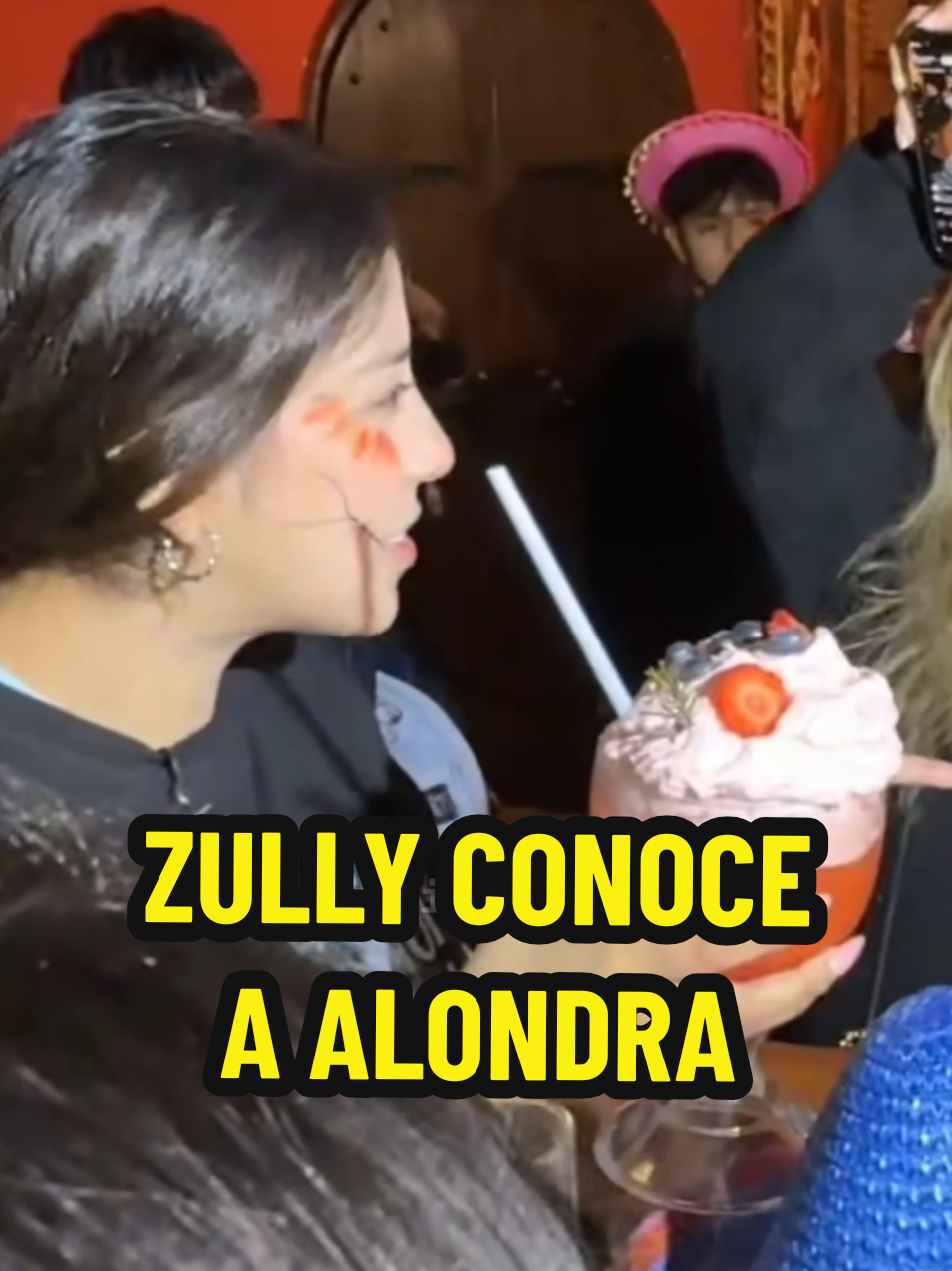 Zully atendiendo a Lizet Soto y Alondra Huarac  #zully #alondrahuarac #lizetsoto #zullyclips #zullydemoza 