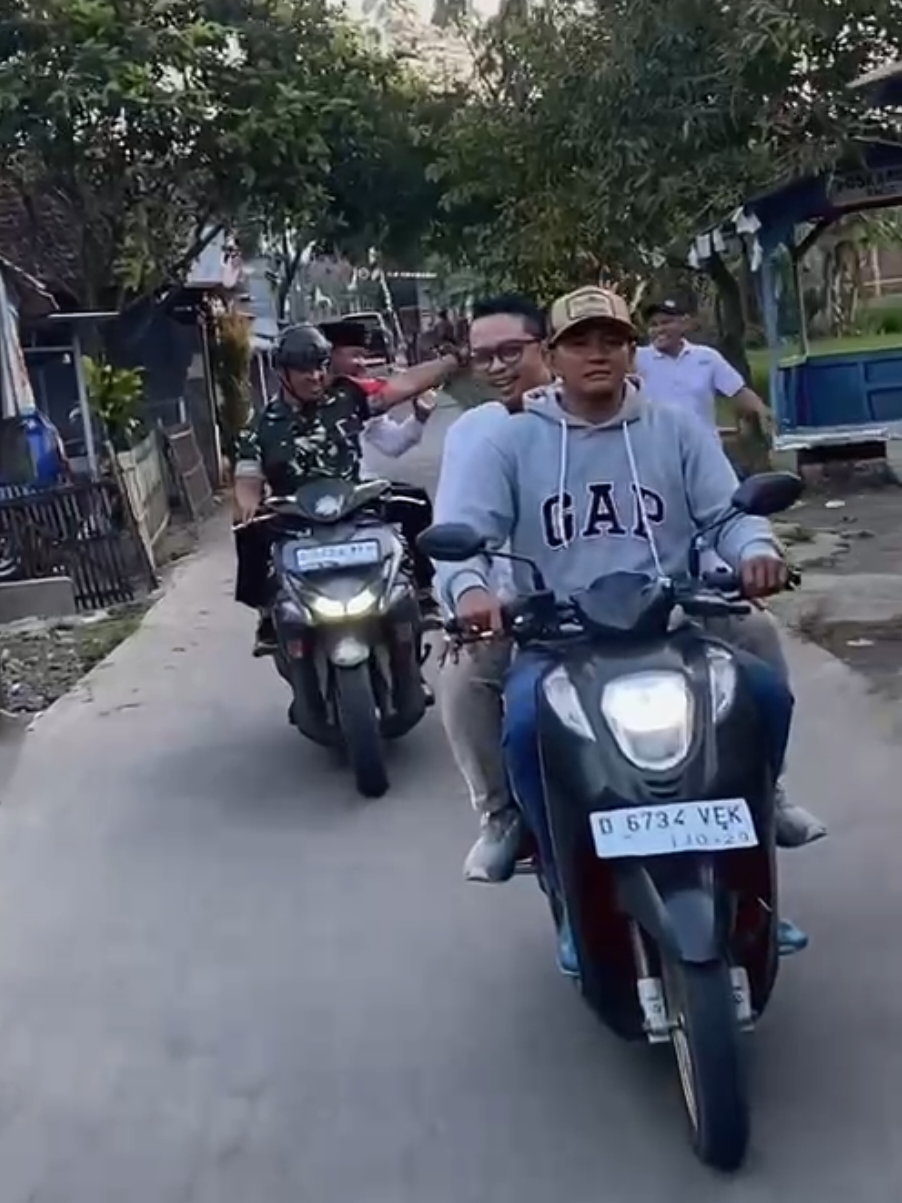 Terus Melangkah untuk Lebih Baik.... Kali ini kita menyapa di Desa Manggungharja  . Repost @kecamatan_ciparay . #camatjajapktp  #kecciparay  #ciparaykapiraray  #bandunglebihbedas  #jalankawarga  #camatjajapktp 
