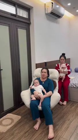 Đố mọi người biết ít hôm nữa mẹ đeo túi đi đâu 🤣 #HAPAS #LOCKANDLOVE