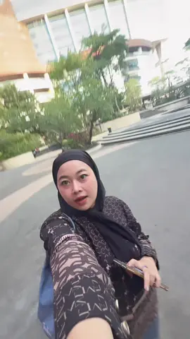 Untuk pemesanan bisa lgsg klik lokasi atau hub wa di bio yaaah bestie🤗 #jelajahhotelakhirpekan  #staycationbalikpapan  #apartemenbalikpapan  #borneobaycityapartement 