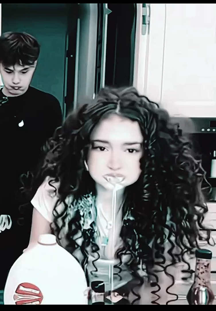 #demitra - just a lil bit.. LOVE THISSS OMGG, but please go viral Im losing likes!! ib: @⋆˚࿔ 𝐦𝐢𝐥𝐚 𝜗𝜚˚⋆#fyppppppppppppppppppppppp #blowthisup #edit #kalogeras @demitrakalogeras 