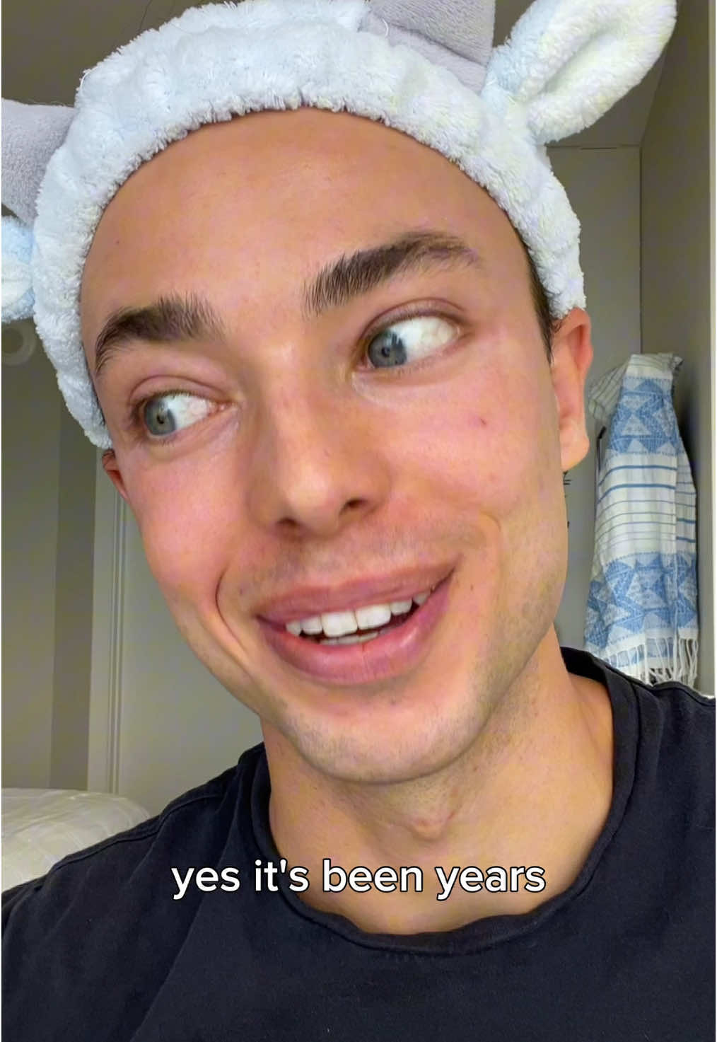 @APRIUM—Ai Skincare Routine brought me back to Tiktok … so here’s my updated skincare routine #skincare #skincareroutine #skincaretips #routine 