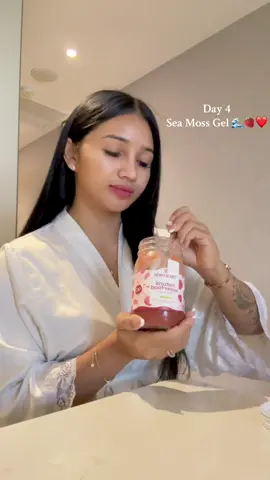 Day 4 Sea moss gel 🌊🍓❤️ . . . . . . . . #seamoss #glowingskin #seamossgel #fyp #healthyfood 