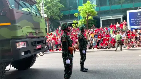 Quá nhiều tình cảm nơi đây, cảm xúc trong mình cũng cứ lặng lẽ dâng lên…Đáng iu cỡ này không luỵ sao được nhỉ??? Chắc hẳn không chỉ chúng ta luỵ chưa thoát ra được, mà có lẽ người luỵ người buồn hơn cả là những chiến sĩ với ánh mắt đỏ hoe, những giọt nước mắt rơi vội,…đã giành được tình cảm yêu mến của tất cả mọi người đó ạ Luỵ A80 quá trờiiii #a80#a80eubinh #quockhanh2025 #xuhuong #tuhaovietnam ❤️🇻🇳🇻🇳