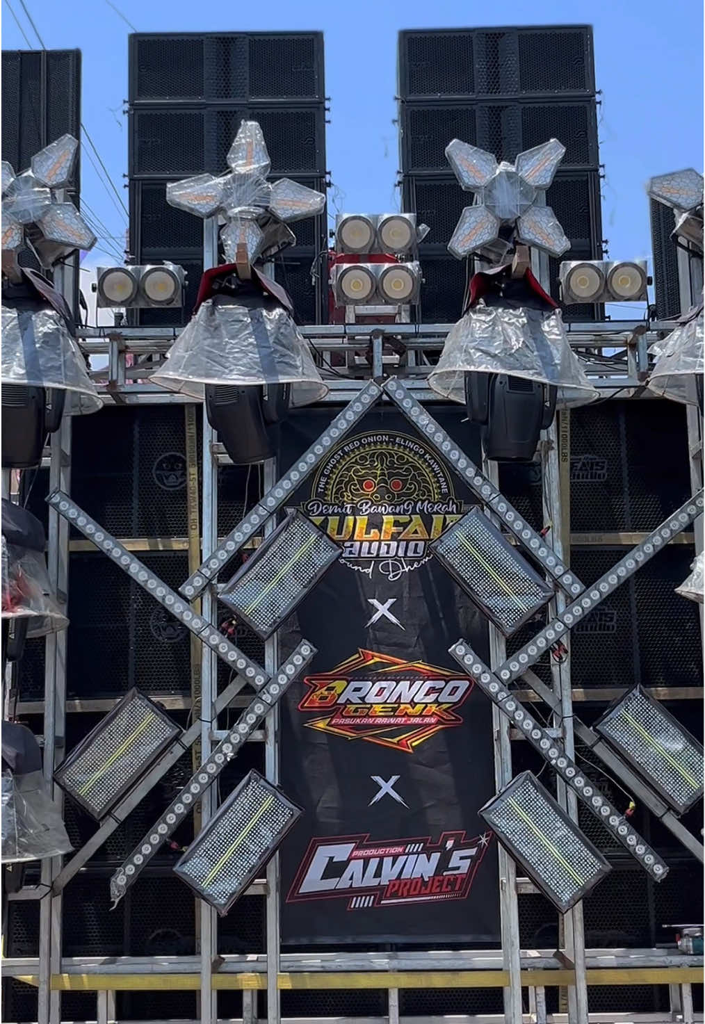 Si elegant sound dhemit kediri 😎 #karnavalkaliboto #tarokankediri #kediri24jam #viralfyp #fyp @Bronco Elektronik 