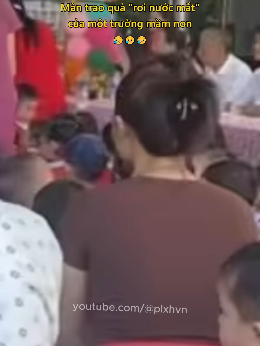 Màn trao quà 