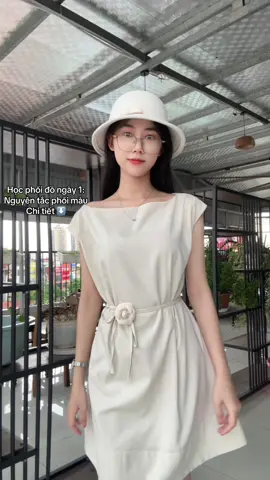 Phần 1 : PHỐI ĐỒ THEO MÀU - tông xuyệt tông ( vd : be + nâu + kem) : dành cho ai thích vibe nhẹ nhàng nữ tính - trung tính toàn tập ( vd : đen, trắng, xám, be) : ai cũng mặc được, sang  -  1 nổi - 2 trung tính ( vd : áo màu nổi, quần và giàu màu trung tính) : dành cho ai thích vibe nữ tính trẻ trung - all back / all white ( full trắng/full đen) : rất sang và dễ mix phụ kiện *quy tắc vàng : đừng phối quá 3 màu trên 1 outfit nhé