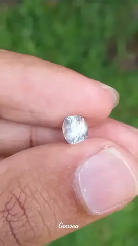 Ceylon natural white sapphire  Ct.1.65. Perfect for a gift🔥 DM to grab it along with a gift package. We would deliver the gemstone in a beautiful gift pack to your doorstep.🎁✨️ #gemora #whitesapphire  #gemsrilanka #fyp#gemora 