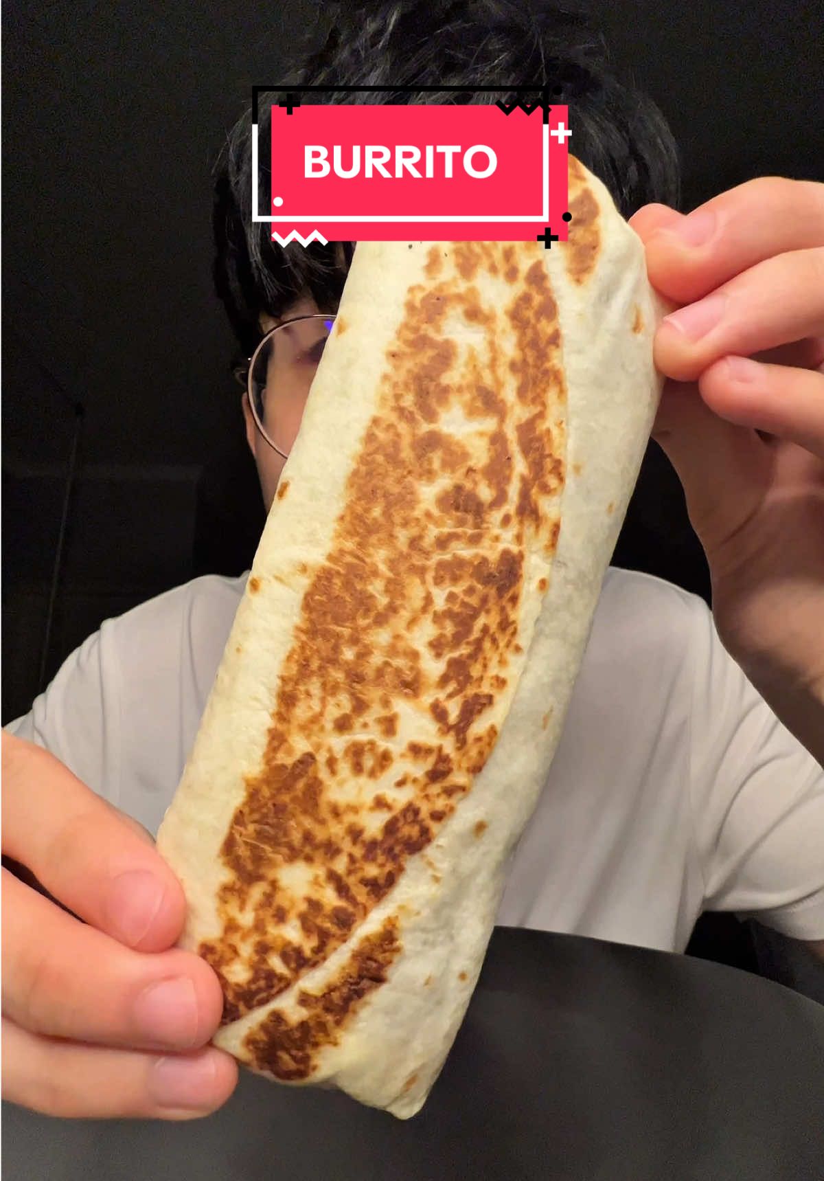 tetangga ngasih burrito…  #tetangga #burrito #tacobell #asmr #makan 