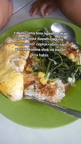 gak apa ya nak yang penting sehat dan bergizi 