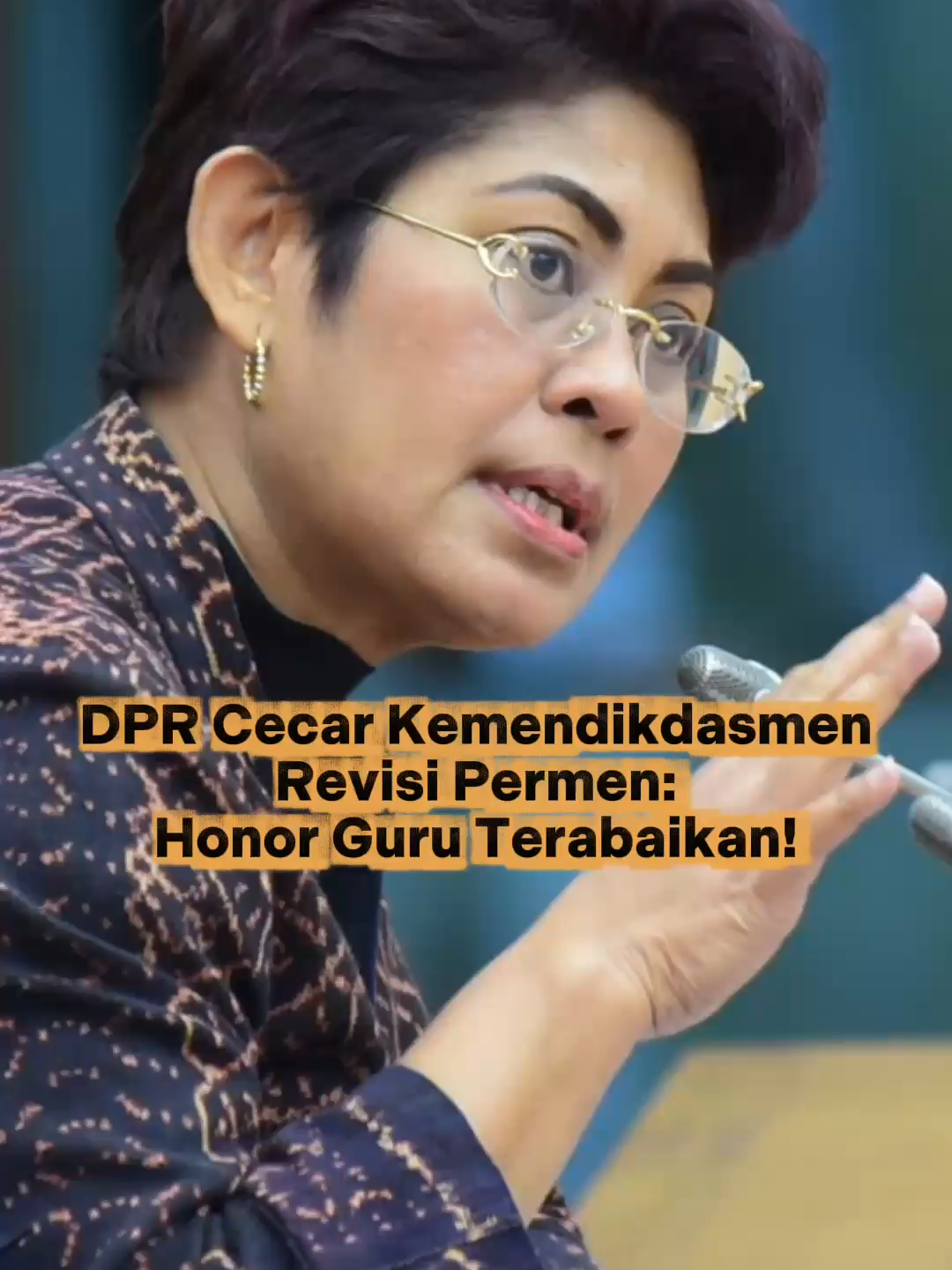 Salut! Ibu Mercy Barends, Anggota Fraksi PDI Perjuangan terus cecar Kemendikdasmen agar revisi Permendikdasmen terkait bantuan untuk guru.  Jangan sampai tenaga pendidikan malah terabaikan bantuannya! #pdiperjuangan #fraksipdiperjuangan #sejutainfo #mercybarends #guru #pendidikan #honor #kemedikdasmen