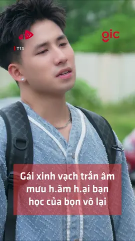 Gái xinh vạch trần âm mưu h.ãm h.ại bạn học của bọn vô lại #Chicungbanyeuemdi #KemXoiTV #DramaKemXoiTV ----------------------------- Phim “Chị Cùng Bàn Yêu Em Đi” phát sóng định kỳ vào 19h30  hàng ngày trên các nền tảng Kem Xôi TV (Fanpage, Youtube, Tiktok). Tất cả nội dung trong video là dàn dựng mang mục đích giải trí và được trích từ phim: Chị Cùng Bàn Yêu Em Đi