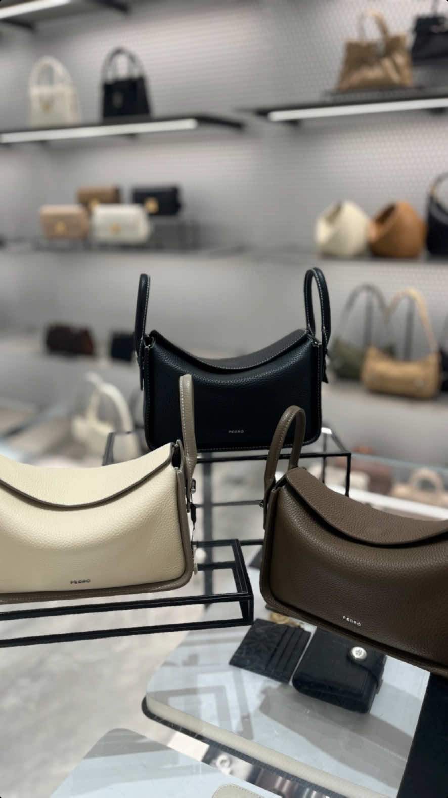 New color 🖤🤎💛 #pedro #pedroaeonmallhaiphong #xuhuong #fypシ゚viral #unboxingvideo #tuixach #viraltiktok #tiktokviral #pedrovietnam #yeutiktok❤️💯 #maisononline #tiktok2025 #trending #bag 