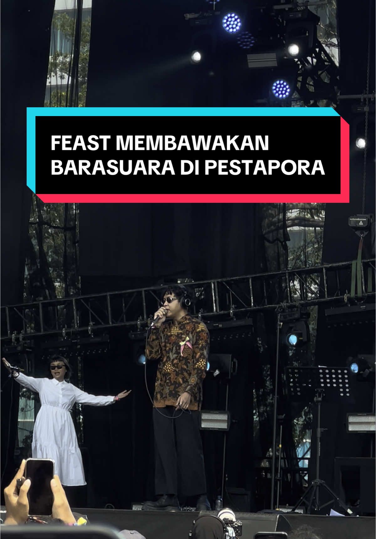 Kapan lagi bisa liat band favorite bisa tukeran set list lagu? 🤩 #ProvokeYouthClub #PYC #Pestapora #Feast #Barasuara #FeastMembawakanBarasuara
