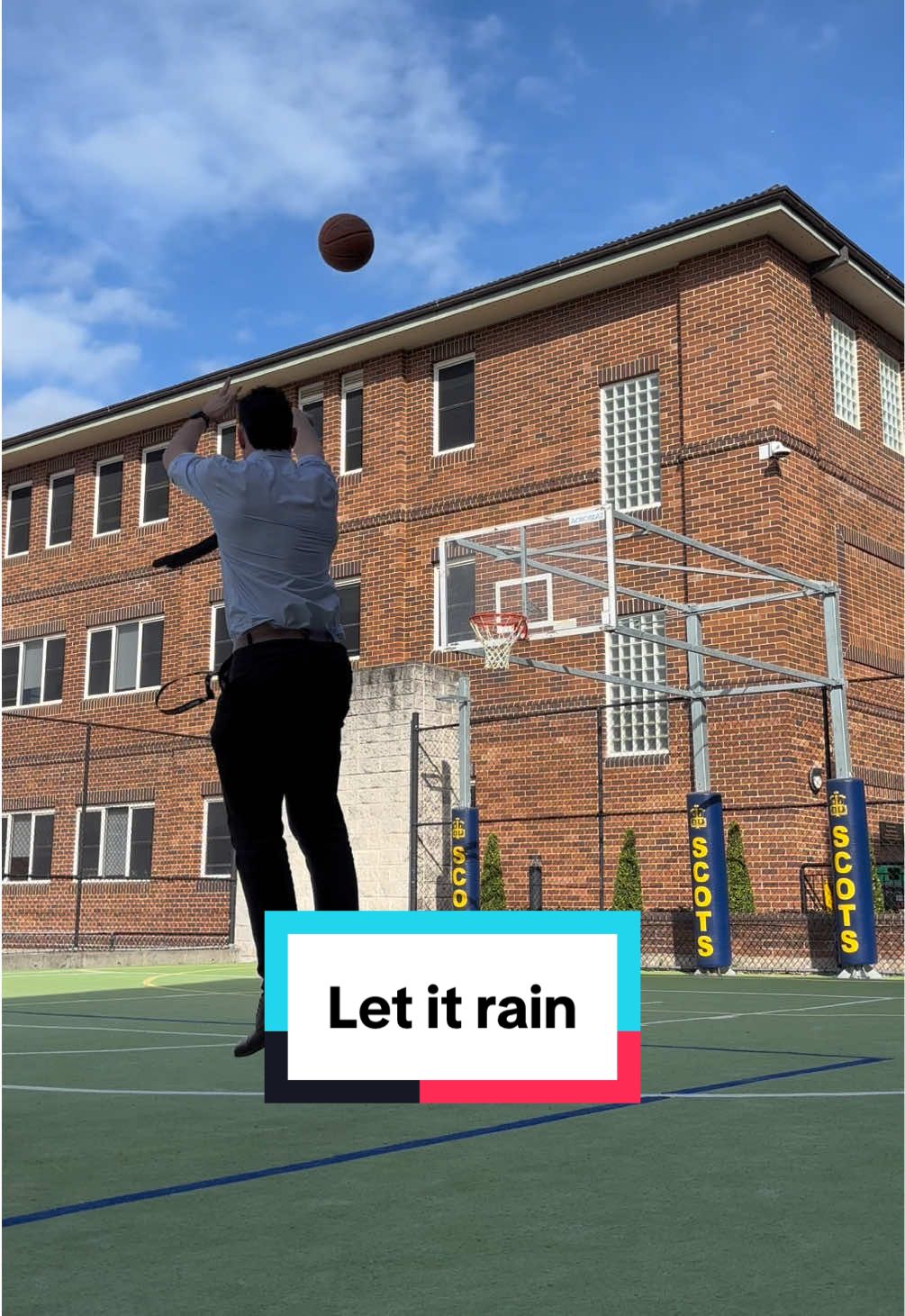 Officially taken my shooting talents back to Sydney, whether it’s with a basketball, netball, soccer ball or volleyball #basketball #NBA #3pointshooter #netball #fyp