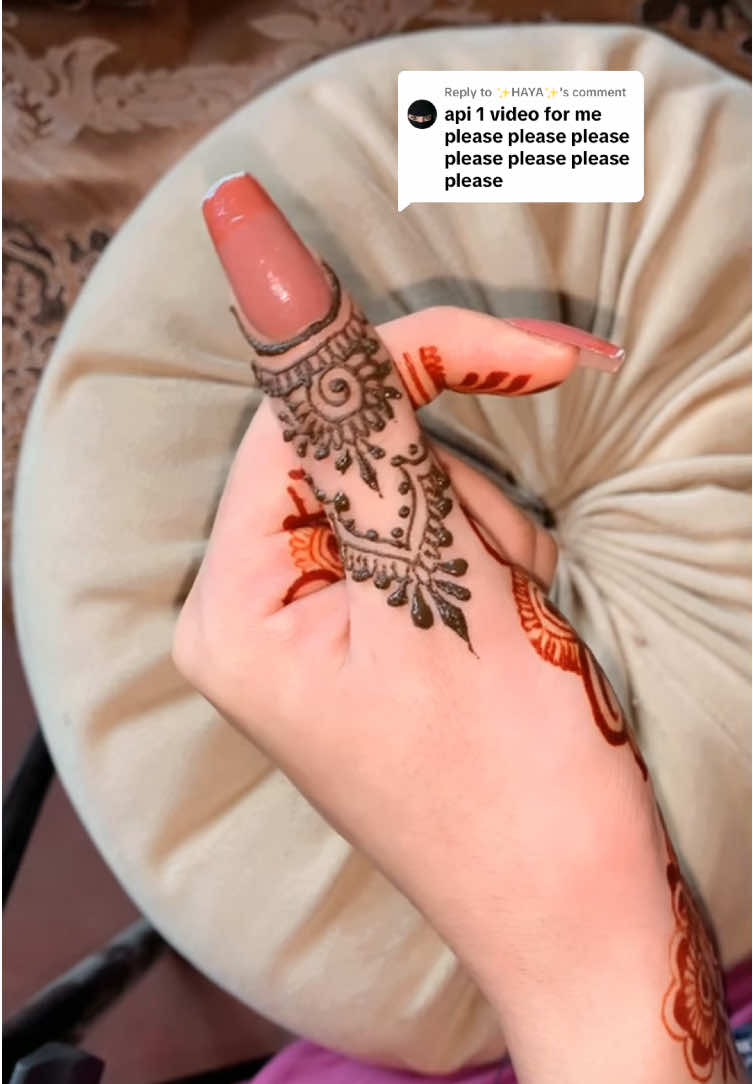 Replying to @✨HAYA✨ thumb finger design @HOOR BRANDED CL @مہندی کا جھاں 🌎😍♥️ @Henna by Laraib Faisalabad🥀🔥 @SeriMeshi Nails 💅 #mehndidesign #viral?videotiktok😇😇 #foryoupage #viralvideo #mehndilove 