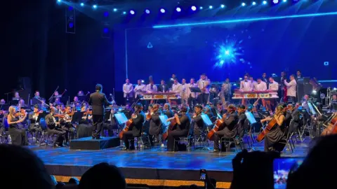 Una experiencia inolvidable @Jennifer Caballeros #sinfonia #fidelfunes #marimba #viral #ilusiones 