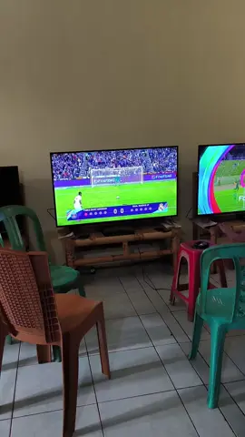 begini kalau lagi adu penalti.. 🤣🤣