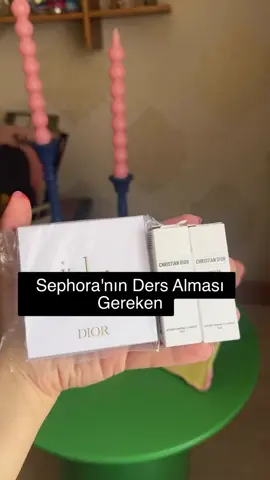 Şaka bir yana bu bir isyan postudur‼️ 📌Binlerce lira verip aldığımız kozmetik ürünlerin yanında neden hiç bir marka tatmin edici sample ya da tester,hediye vermiyor?? 📌Eskiden boynerden 1 parfüm alırdık 1 30ml parfümde hediye ederlerdi ya da Tekin Acarda 📌Şimdi en azından boyner çok ufakta olsa birşeyler verirken sephorada onuda göremiyoruz👎🏻 📌Bugüne kadar alışverişime tanımlanan doğum günü hediyelerimş daha hiç alamadım mesela 😅 Çünkü hep KALMAMIŞ oluyor  📌Siz ne düşünüyorsunuz?  Hediye Hakkımız Söke Söke Alırız🤣 Reklam #sephora #boyner #dior #keşfet 