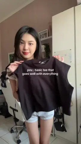WAJIB PUNYA🫶🏻😭 kepake bgt klo mau pergi santai bisa di mix and match sm apapunn👌🏻 #basictop #stylingideas 