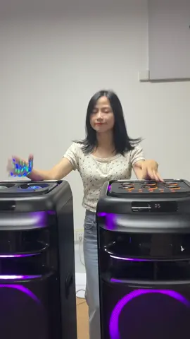 Move your body with the music. Love what you do, and do what you love. #chinaspeakerfactory #pairspeaker#partyspeaker 