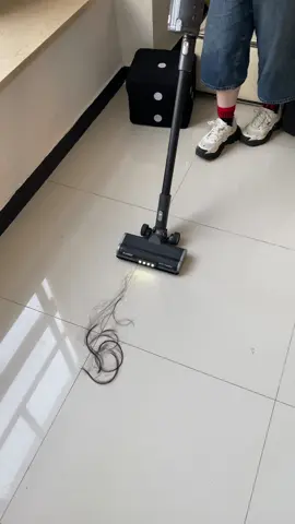 Eureka, making cleaning easy! #ReactiSense #Vacuum #Clean #cleaningtiktok #HairTerminator 