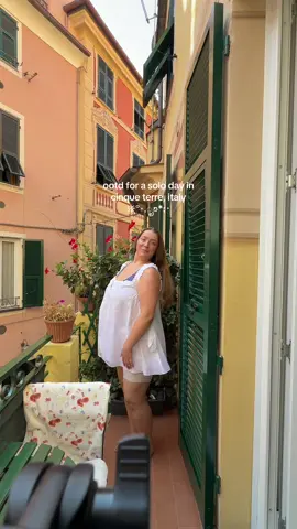 ignore the fact that my pockets are flipped out lol i fixed that after this #OOTD #midsizefashion #midsizestyle #plussizefashion #plussizeootd 