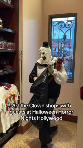 Art the Clown shops with guests at Halloween Horror Nights Hollywood @Halloween Horror Nights #UniversalHHN #terrifier