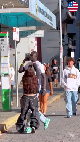 Street hugging#funny #funnyvideos #happy #funnymoments #prank 