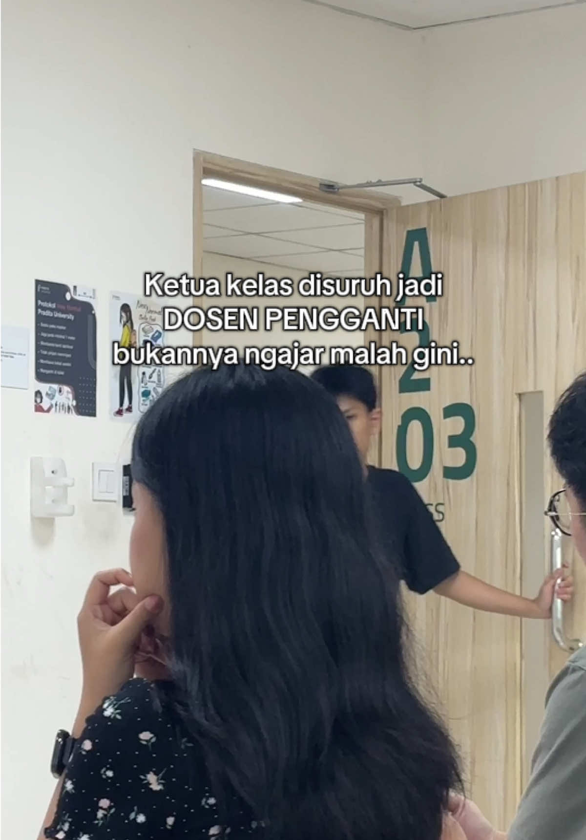 Emang paling bener diajar teman sebaya, ada ajaa hacks nyaa 🤪 #mahasiswaakhir #mahasiswabaru #anakIT #programmer #dosenmuda 