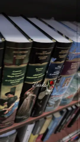За любимой книжечкой в otakushop 💔🌚🌌 #otakushop #book #BookTok #creatorsearchinsights2025 #donetsk 