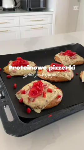 Moje ostatnie UZALEŻNIENIE🍕 dokładny przepis w komentarzach! #dlaciebie #proteinoweprzepisy #proteinowepizzerinki #pizzerki #przepisy 