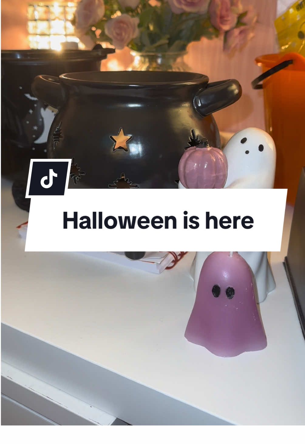 Halloween is coming👀🧡🎃 #halloween2025 #fyp #halloweendecor #halloweenishere #weechristmasbride 