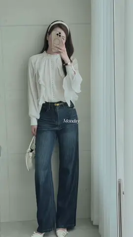Thêm sắc màu cho tuần mới cùng những gợi ý Mix&Match từ những items hot nhất của Ara với đa dạng mọi phong cách khác nhau cho nàng. Từ thanh lịch tới năng động, thoải mái hoặc tiểu thư ngọt ngào, nàng sẽ chọn set đồ nào để làm mới mùa Thu của mình?  #arastore #xuhuong