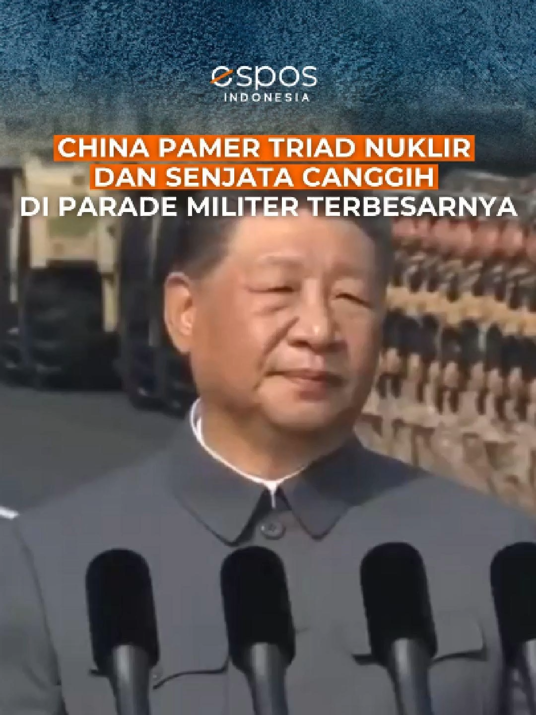 Beijing menggebrak panggung dunia! Untuk pertama kalinya, Tiongkok memamerkan nuclear triad, kemampuan meluncurkan senjata nuklir dari darat, laut, dan udara. Dalam parade militer terbesar beberapa dekade terakhir. Rudal antarbenua DF-5C dan DF-61, peluncur laut JL-3, hingga debut publik rudal udara nuklir JL-1 menjadi sorotan utama. Lebih dari sekadar barisan senjata, parade ini dibaca sebagai pesan strategis: Tiongkok siap menegaskan posisinya sebagai kekuatan global. Dengan tambahan rudal hipersonik, sistem laser, drone laut, dan robot tempur, dunia menyaksikan babak baru perlombaan teknologi militer di Asia. #parademiliter #parademiliter #parademiliterchina #nucleartriad #china #militerchina #viral #fyp #faktaunik #tahukahkamu