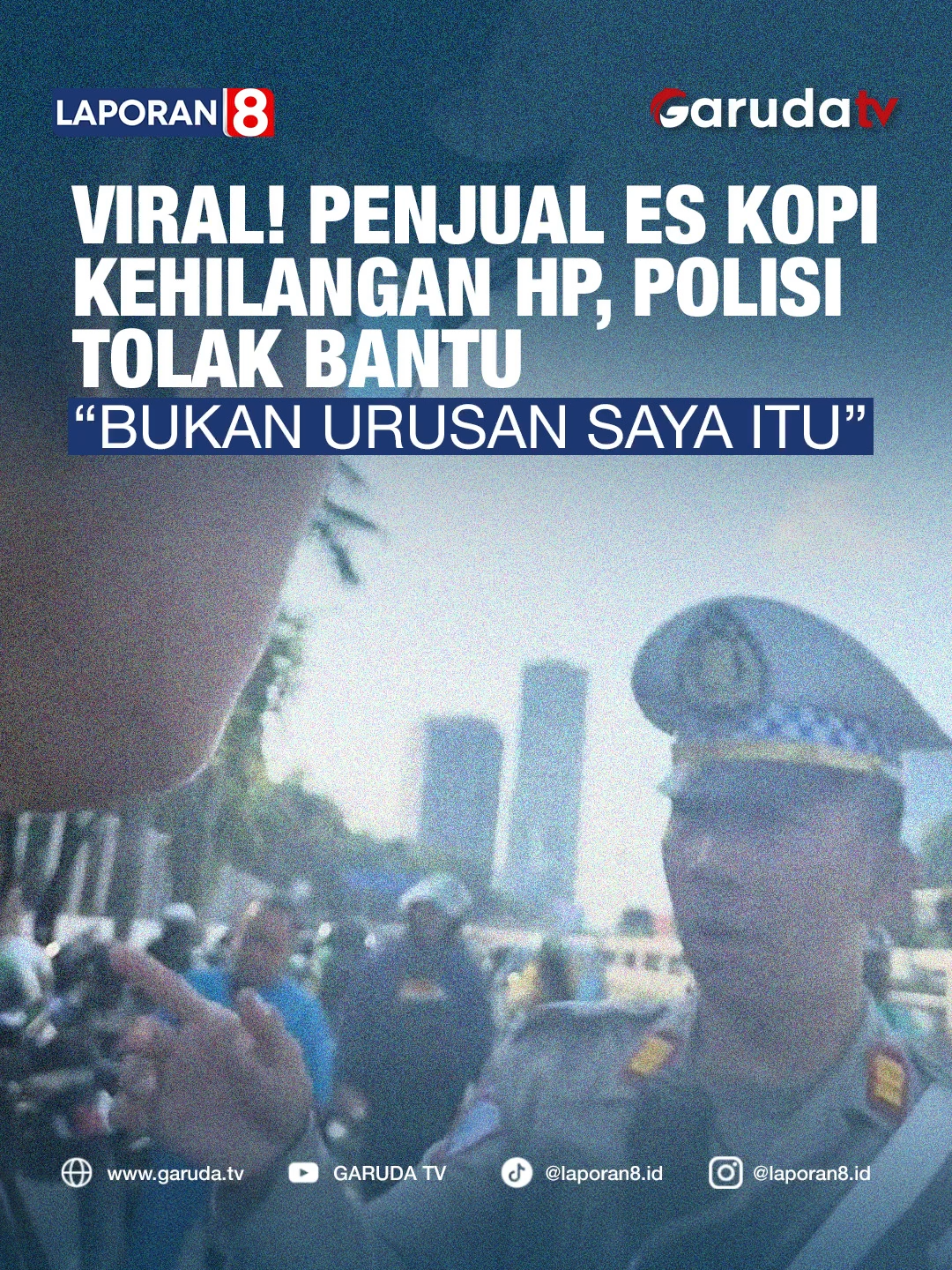 Seorang penjual es kopi keliling mengalami nasib nahas saat berjualan di tengah aksi damai di depan Gedung DPR RI, Jakarta, Selasa (2/9/2025). Ponsel miliknya raib, diduga dicuri ketika terjadi kerumunan di sekitarnya. Dalam keterangannya, penjual kopi itu sempat merasa ditempel oleh seorang driver ojek online sebelum ponselnya hilang, namun ia tidak sempat mengingat wajah orang tersebut. Kejadian itu sempat didokumentasikan seorang pemuda yang kemudian berinisiatif meminta bantuan kepada polisi yang bertugas di lokasi. Dengan sopan, pemuda itu memohon agar polisi membantu melacak pelaku. Sayangnya, respons sang polisi membuatnya kecewa. Dengan nada ketus, polisi tersebut menyatakan kehilangan itu bukan tanggung jawabnya, lalu kembali fokus pada ponsel yang sedang digenggamnya. Video | Naskah: elang9890 (TikTok) | Sephi Editor | Admin: Xatrya | Farra Saksikan Garuda TV di Free to Air atau Streaming melalui: www.garuda.tv | YouTube Garuda TV | Aplikasi Vidio | WeTV (Wewatch) | IndiHome CH111 | Transvision CH824 | FirstMedia CH45 #garudatv #laporan8 #Demo #Polisi #DemoOjol #DPR #Viral