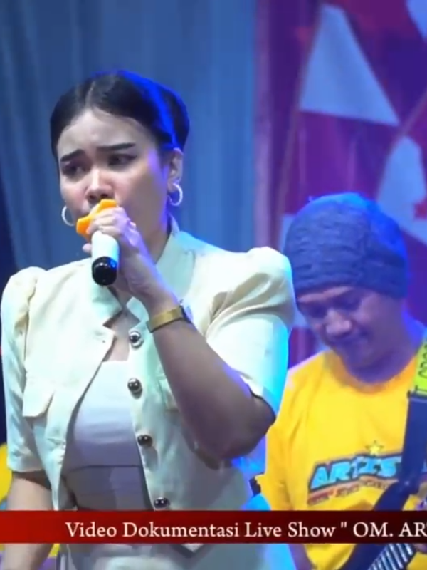 SEO PRODUCTION X ARTISTA MUSIC Jangan bakar hanguskan isi dadamu @donaa_oliviaaarll @anangs145 @shantikashooting123 #seomusic #donaolivia #sebeningembun #emiraaudio #fyp 