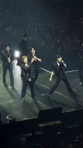 the leader Jungwon😎 #jungwon #jay #jake #sunoo #sunghoon #ni_ki #heeseung  #enhypen #enhypenmanchester  #engene 