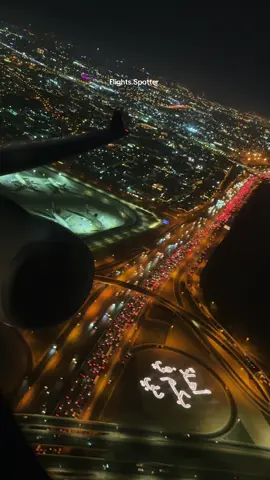 Sound on for Sri Lankan Airlines A330 beautiful night take off from Dubai  #srilankan #airlines #dubai #takeoff #nightview 