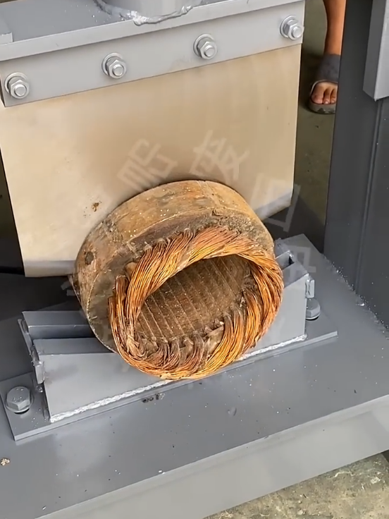 It is easier to push the copper wire after the large cutter cuts the stator # scrapyard short vidiyo #Mashin #Mashinework #factorywork #work 