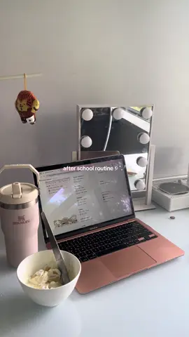 my roller blinds broke … 😑 #fyp #foryou #afterschool #afterschoolroutine #minivlog #Vlog #digitaldiary #videodiary #study #studytok #quietlife #cozy 