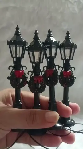 Christmas mini street lights #ministreetlights #streetlight #christmasdecor #christmastree #christmas 