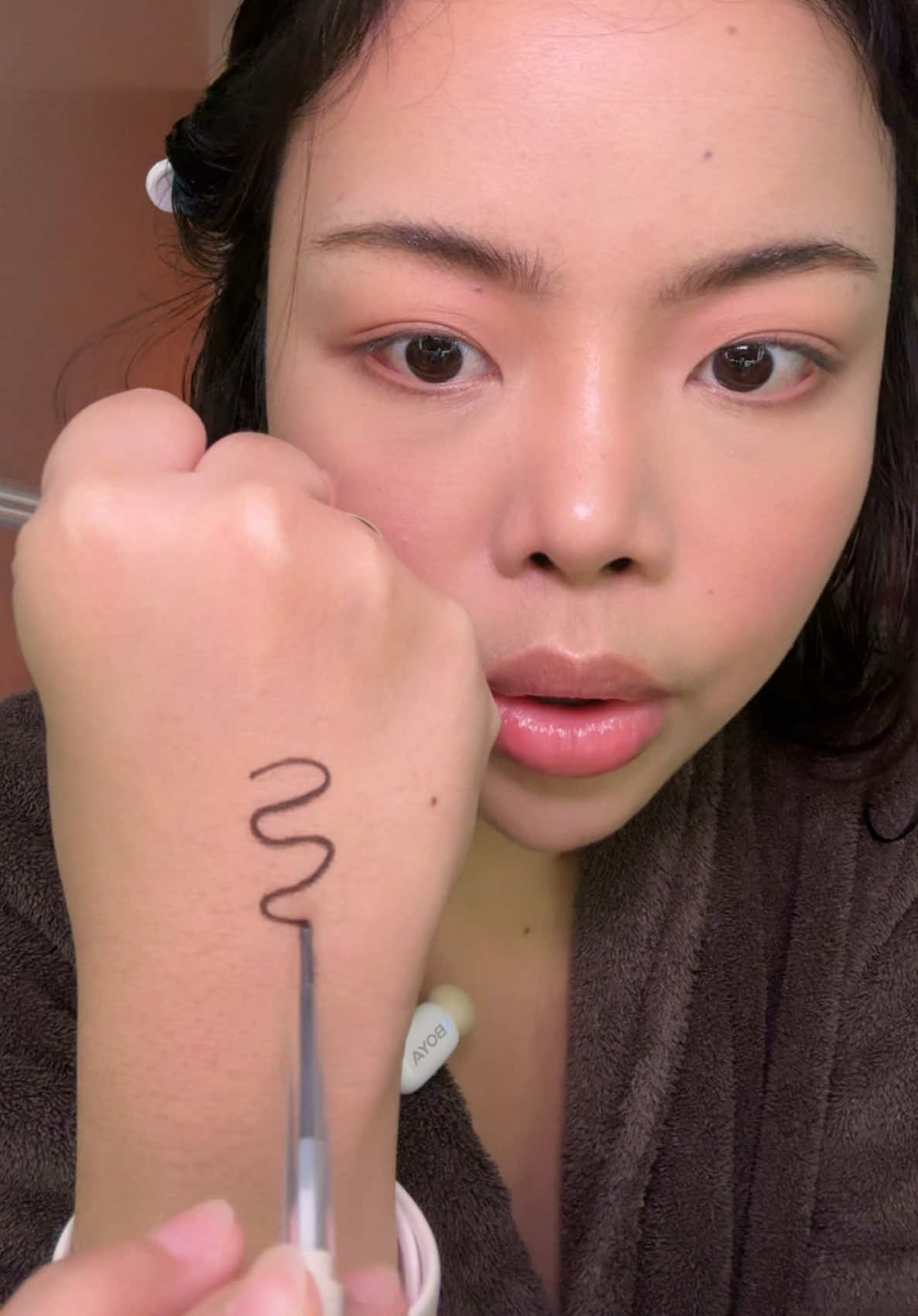 kung may biya eyebrow pen, meron na ring biya eyeliner gel, wohoooo #biya 