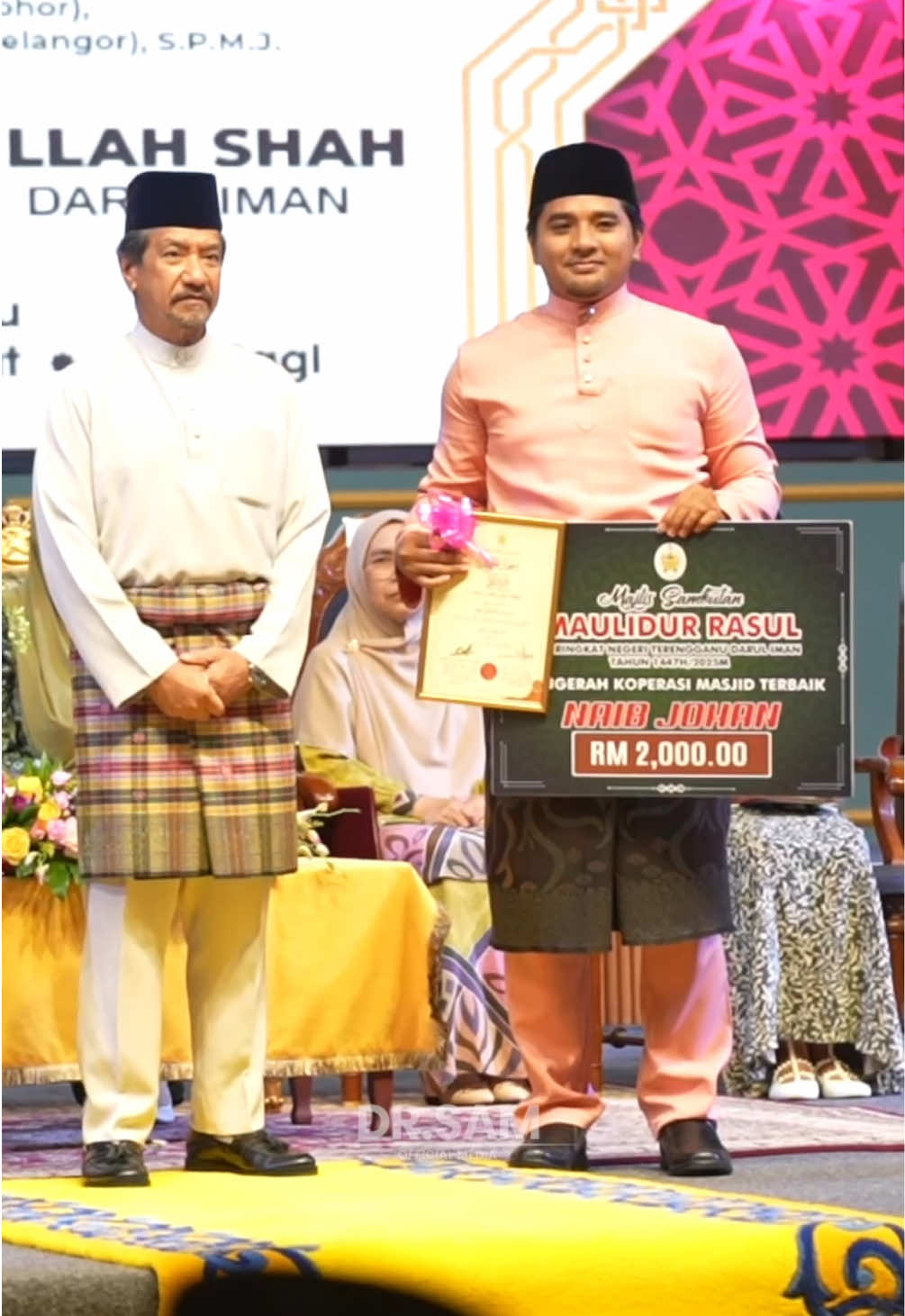 Rangkuman Majlis Sambutan Maulidur Rasul Peringkat Negeri Terengganu Darul Iman 2025. Semoga semangat Maulidur Rasul terus menyuburkan kasih, persaudaraan dan ketakwaan dalam diri kita semua. #maulidnabi #drsam #mbterengganu #terengganu #maulidurrasul 