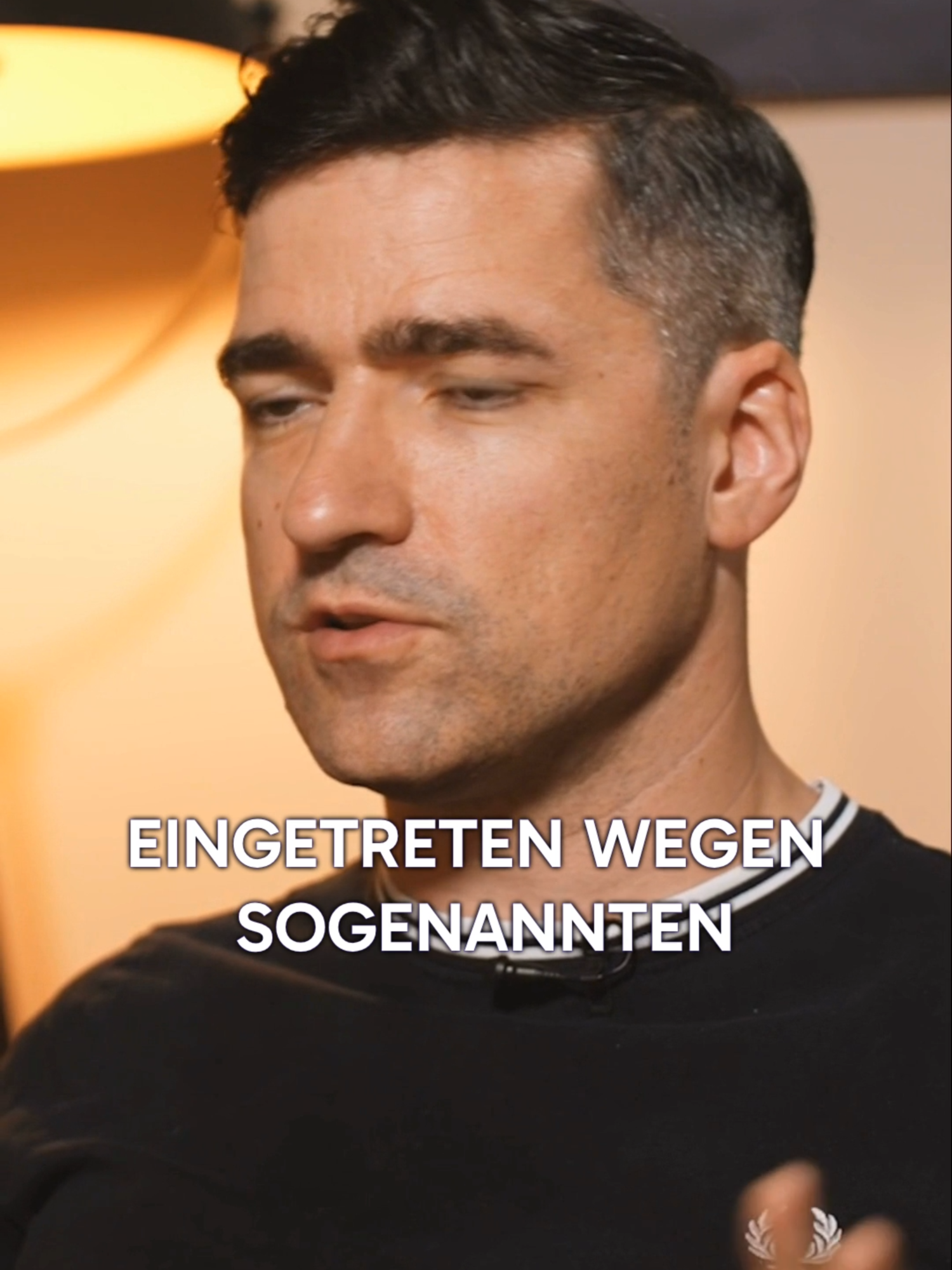 Warum wird eine Partei, die für Veränderung steht, plötzlich als Bedrohung angesehen? 🤔 In meinem Video spreche ich über die erschreckende Realität der Hasspostings und die potenziellen Konsequenzen für unsere Demokratie. Wusstest du, dass 50% der Deutschen aus Angst schweigen? Lass uns darüber diskutieren! Was denkst du darüber? Kommentiere unten oder teile dieses Video mit Freunden! 🔄 #Demokratie #Meinungsfreiheit #Hasspostings #Politik #Deutschland #Verbot #Wahltag