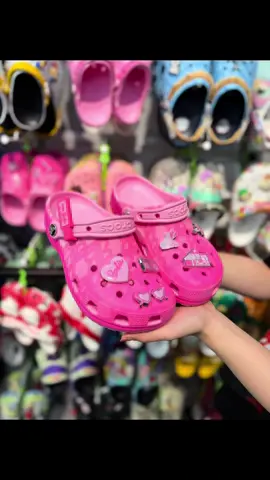 Crocs Barbie đủ cho chị em nè #crocs #babie #crocs4life  